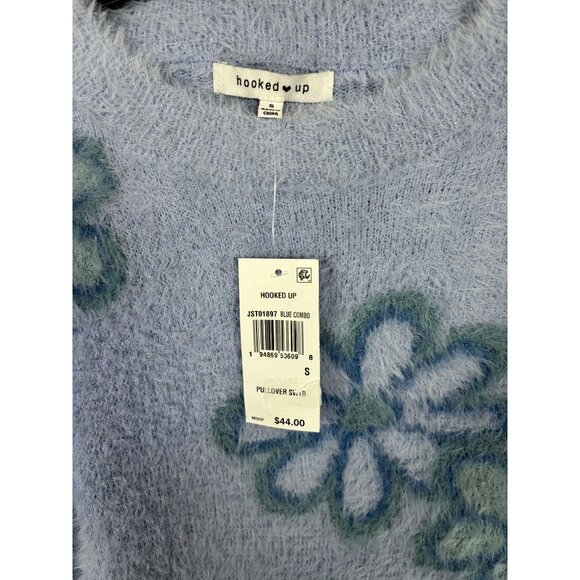 Hooked up by Iot Juniors' Women's Eyelash Floral Fuzzy Sweater Blue Small NWT's - Picture 6 of 8